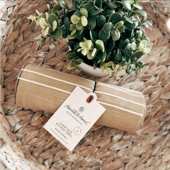 Heath & Hand Magnolia Khaki Hand Towel - Picture 3 of 7